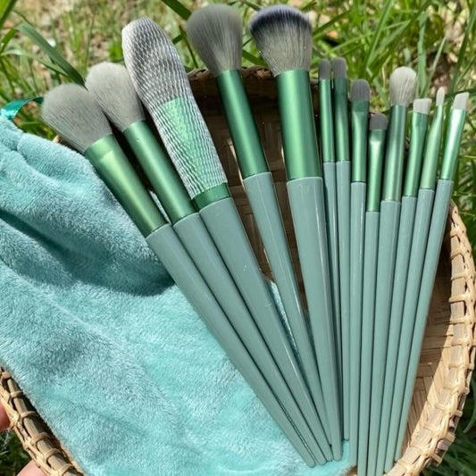 Makeup Brush Set In Velvet Bag (13 Pcs)